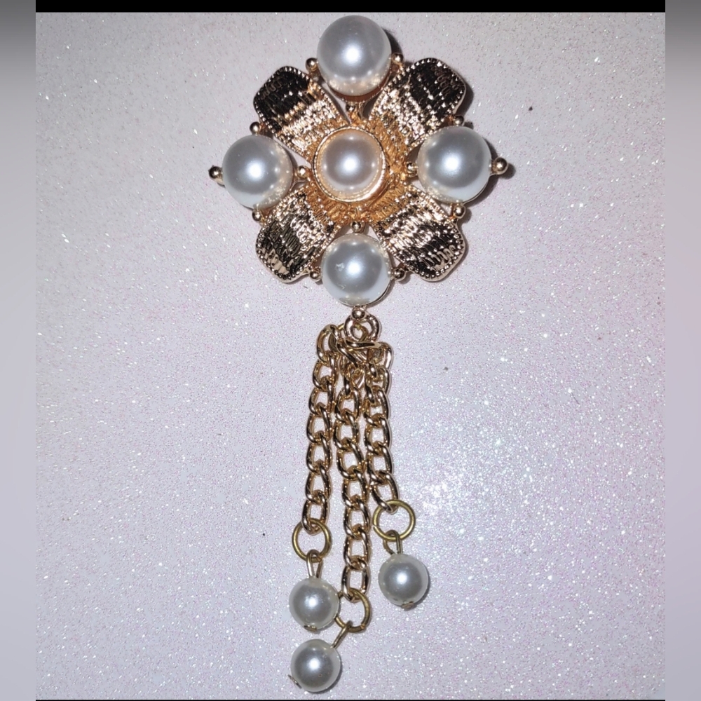Pearl Pointe Fashion Brooch